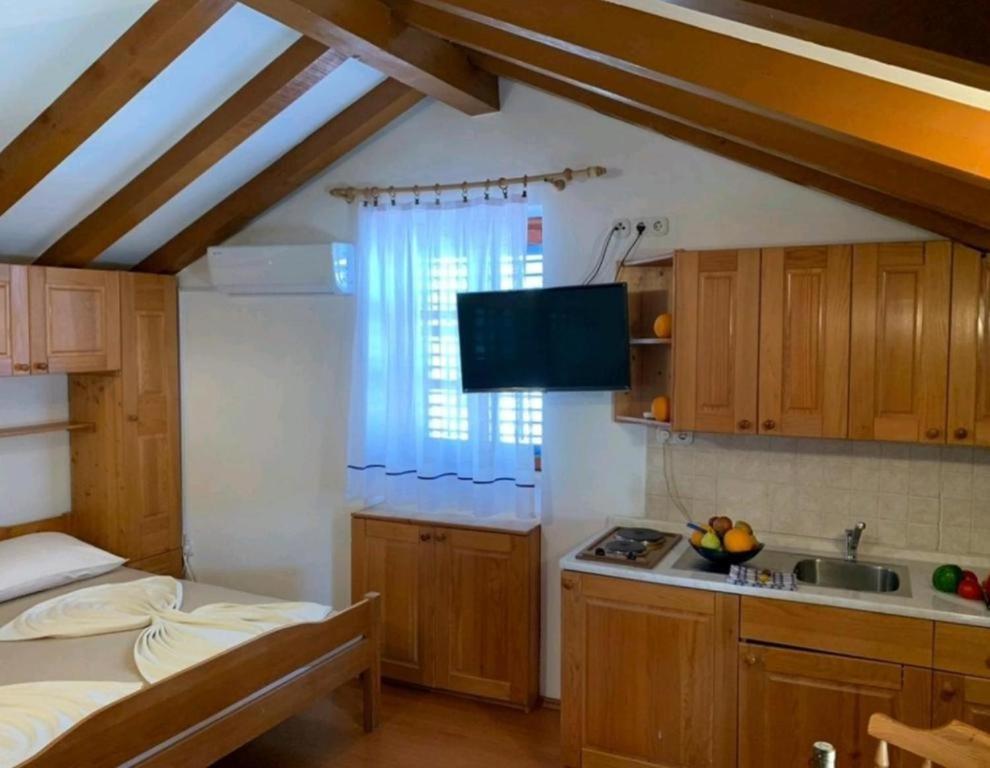Lovely Studio Apartments Mali Raj Върсар Екстериор снимка
