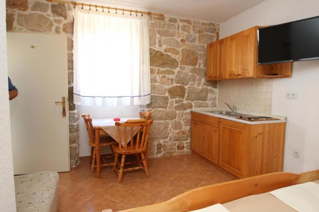 Lovely Studio Apartments Mali Raj Върсар Екстериор снимка