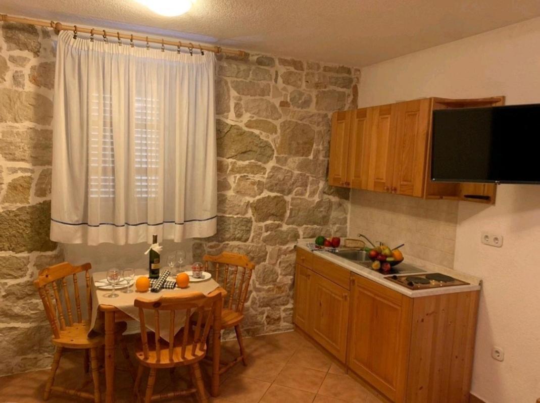 Lovely Studio Apartments Mali Raj Върсар Екстериор снимка